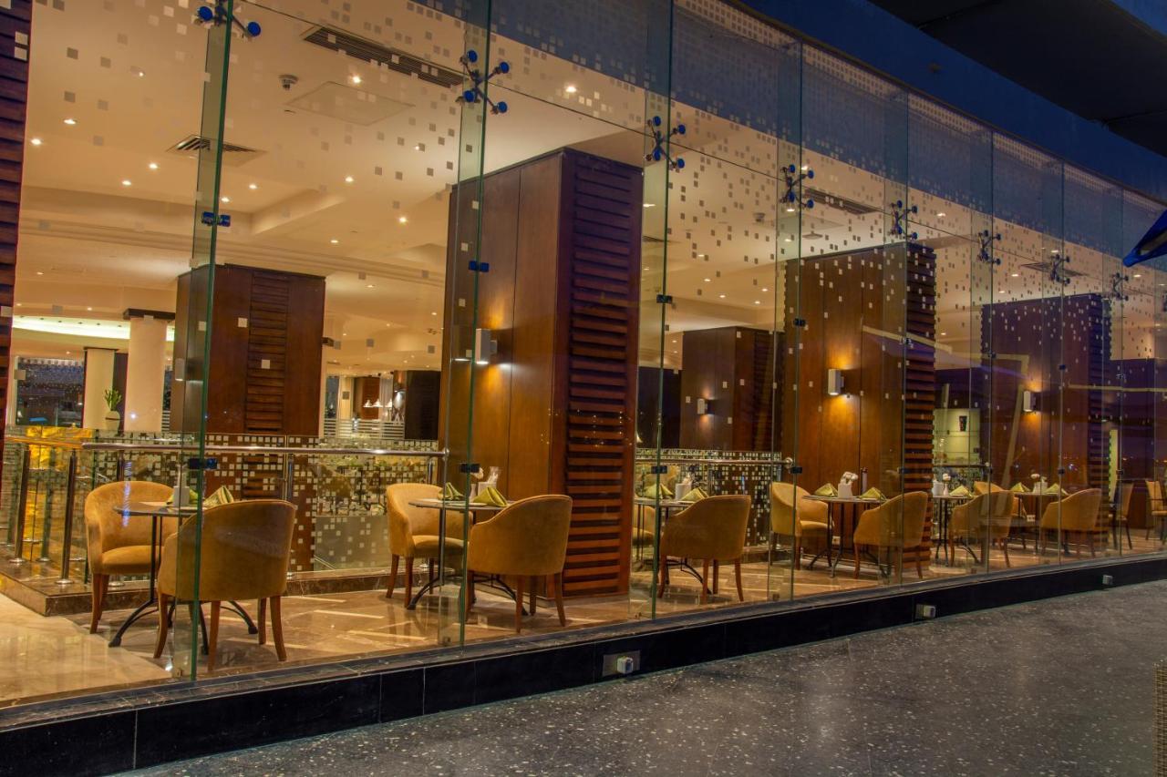 Helnan Royal Palestine Hotel - Montazah Gardens 亚历山大港 外观 照片 The interior of the hotel