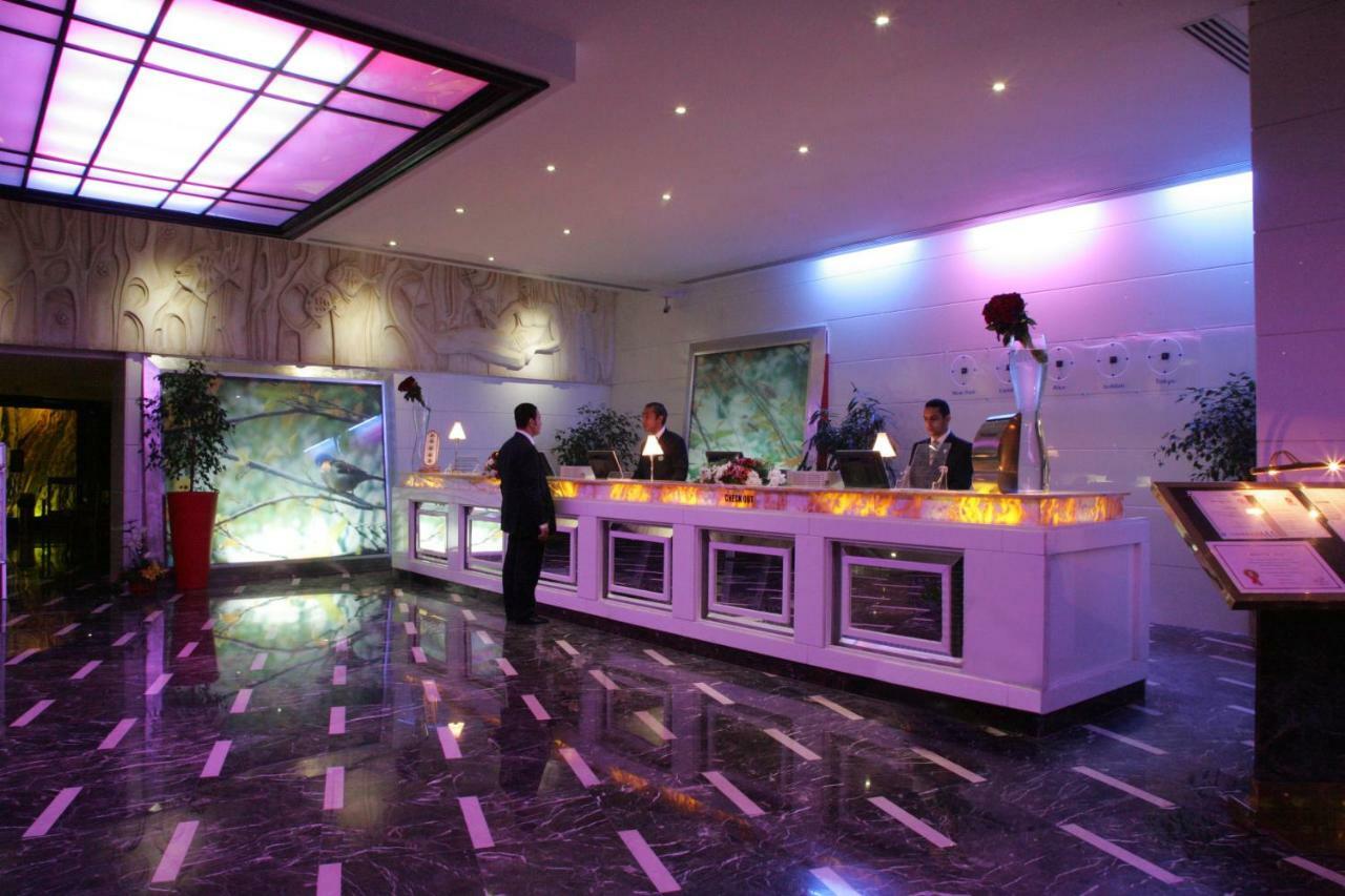 Helnan Royal Palestine Hotel - Montazah Gardens 亚历山大港 外观 照片 The lobby of the hotel